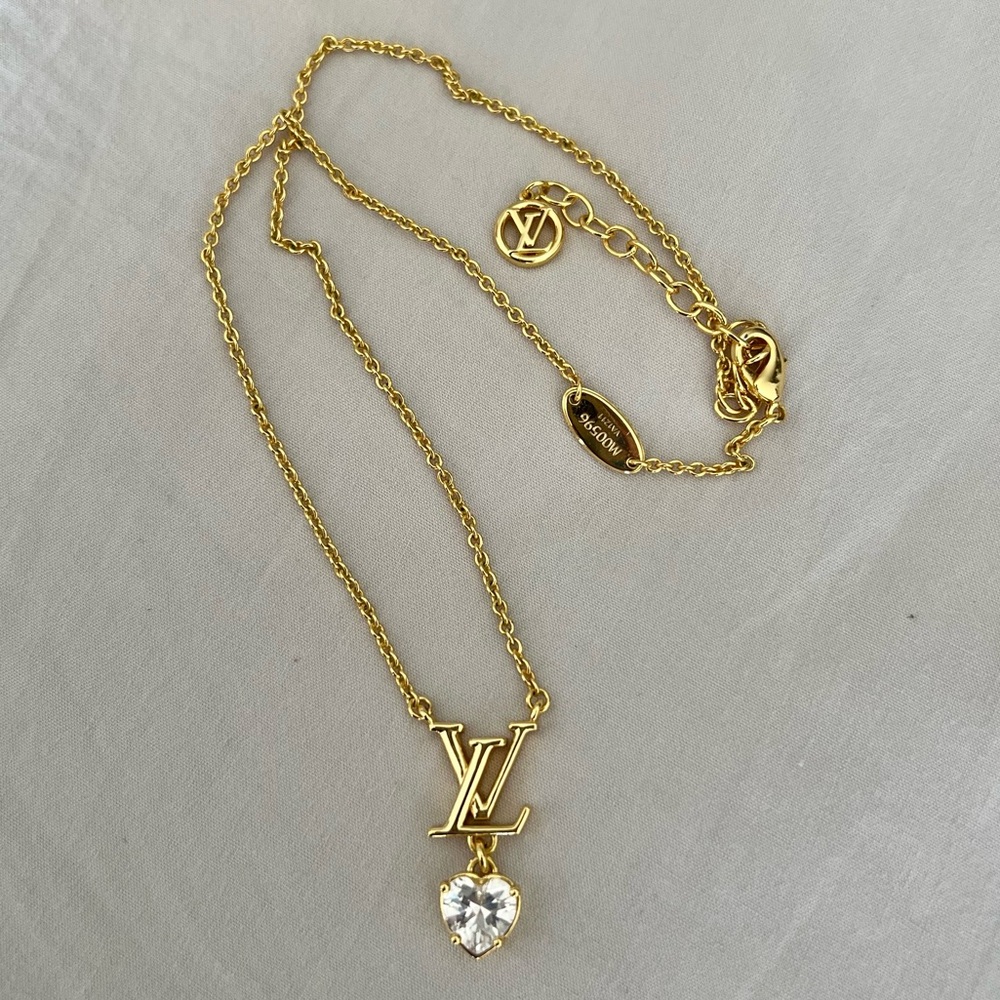 Louis Vuitton LV Iconic Heart Gold Stone Necklace - Picture 5 of 6